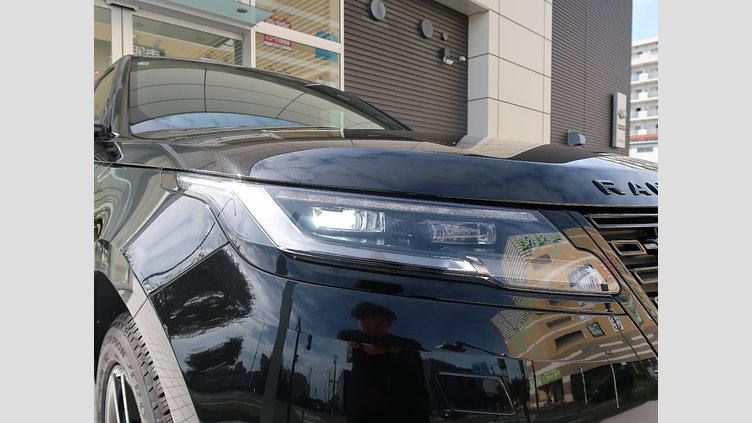 2024 認定中古車 Land Rover Range Rover Velar サントリーニブラック D200マイルドハイブリッド（ディーゼル） スタンダードホイールベース Dynamic SE