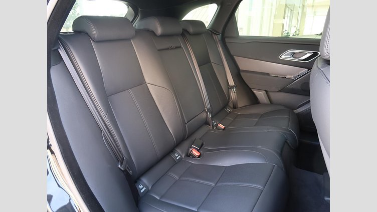 2024 認定中古車 Land Rover Range Rover Velar サントリーニブラック D200マイルドハイブリッド（ディーゼル） スタンダードホイールベース Dynamic SE