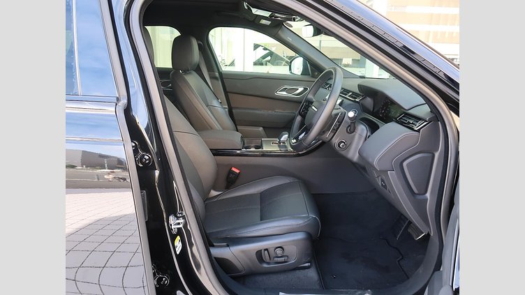 2024 認定中古車 Land Rover Range Rover Velar サントリーニブラック D200マイルドハイブリッド（ディーゼル） スタンダードホイールベース Dynamic SE
