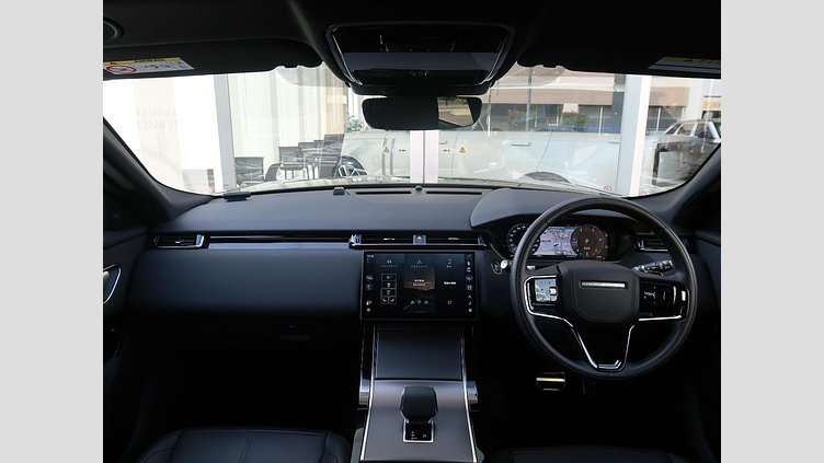 2024 認定中古車 Land Rover Range Rover Velar サントリーニブラック D200マイルドハイブリッド（ディーゼル） スタンダードホイールベース Dynamic SE