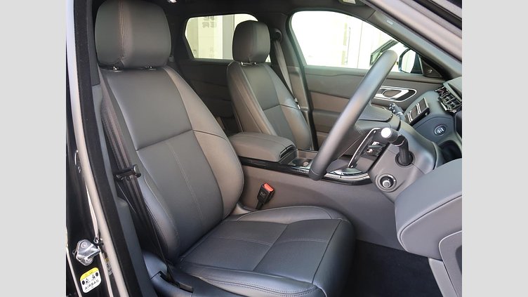 2024 認定中古車 Land Rover Range Rover Velar サントリーニブラック D200マイルドハイブリッド（ディーゼル） スタンダードホイールベース Dynamic SE
