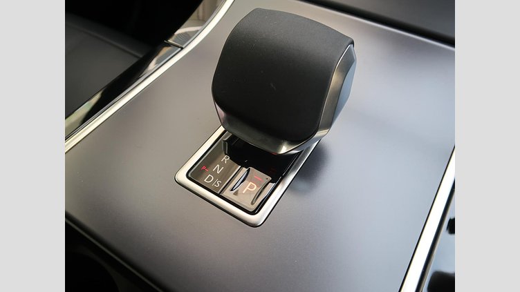 2024 認定中古車 Land Rover Range Rover Velar サントリーニブラック D200マイルドハイブリッド（ディーゼル） スタンダードホイールベース Dynamic SE