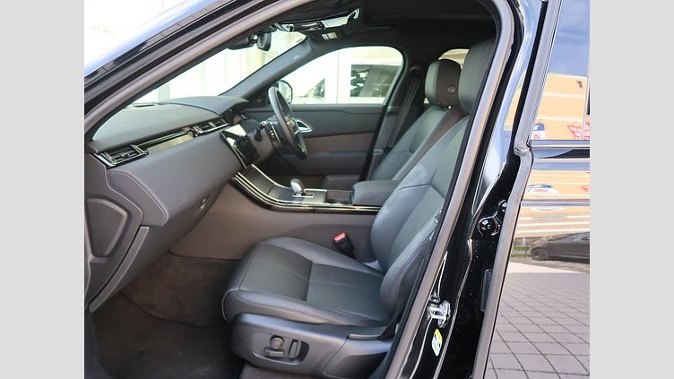 2024 認定中古車 Land Rover Range Rover Velar サントリーニブラック D200マイルドハイブリッド（ディーゼル） スタンダードホイールベース Dynamic SE