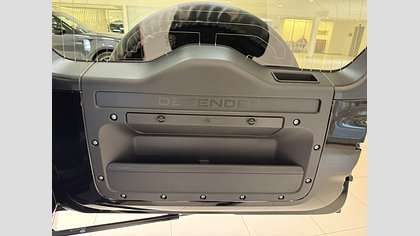 Defender 110 14