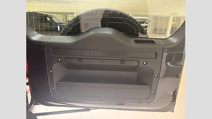 Defender 130 12