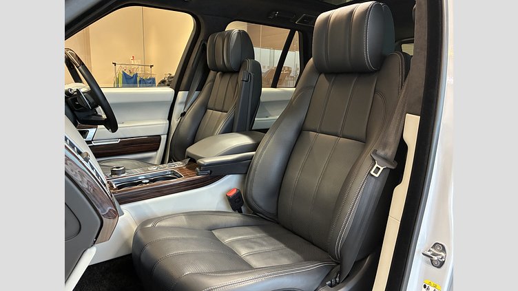 2017 認定中古車 Land Rover Range Rover Yulong White 3.0 V6 Dsl Mono Turbo Std Flow 標準ホイール Autobiography