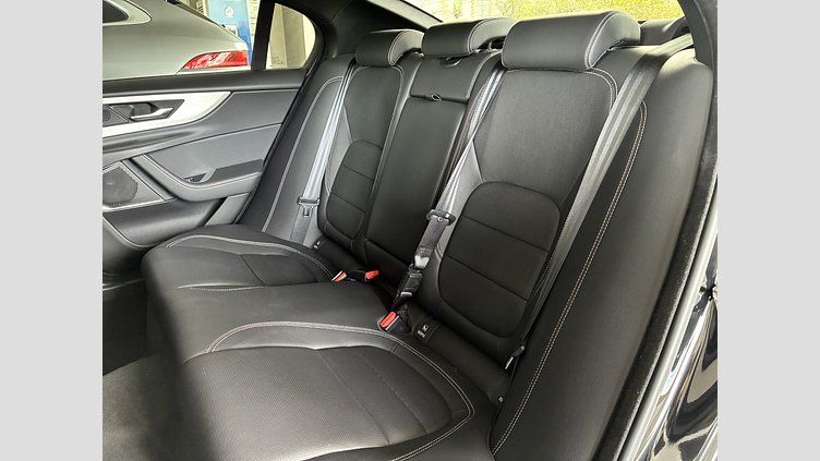 2023 認定中古車 Jaguar XE Santorini Black 2.0 litre i4D R-Dynamic S D200