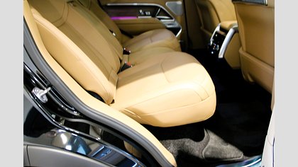 Range Rover 44