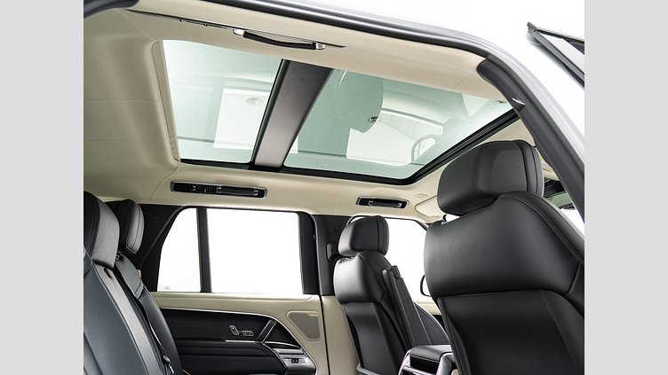 2023 認定中古車 Land Rover Range Rover オストゥーニパールホワイト D300 AWD MHEV（AT） AUTOBIOGRAPHY　D300　SWB
