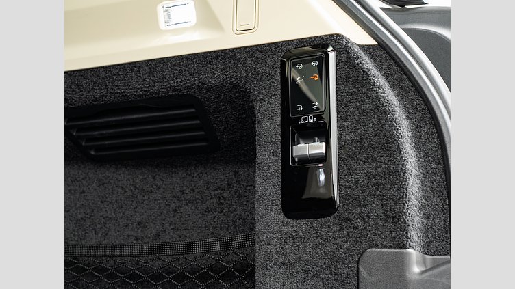 2023 認定中古車 Land Rover Range Rover オストゥーニパールホワイト D300 AWD MHEV（AT） AUTOBIOGRAPHY　D300　SWB