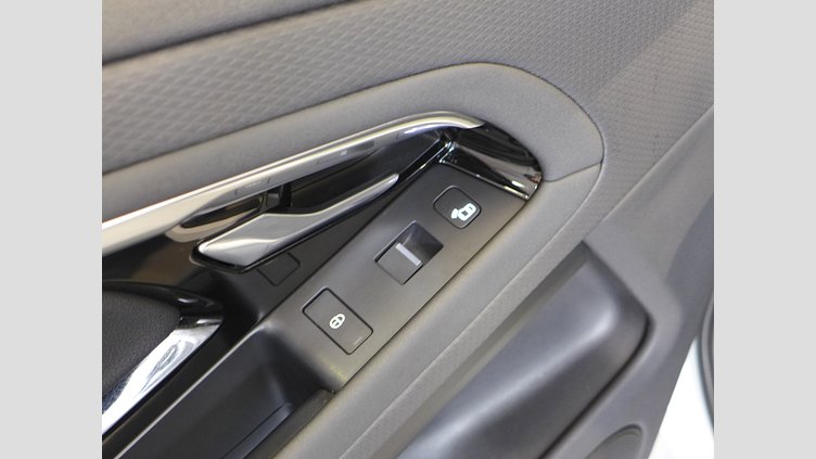 2020 認定中古車 Land Rover Range Rover Evoque ユーロンホワイト D180 R-DYNAMIC S