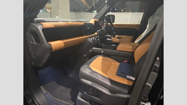 2024 認定中古車 Land Rover Defender 110 サントリーニブラック D300 AWD（AT） X-DYNAMIC HSE