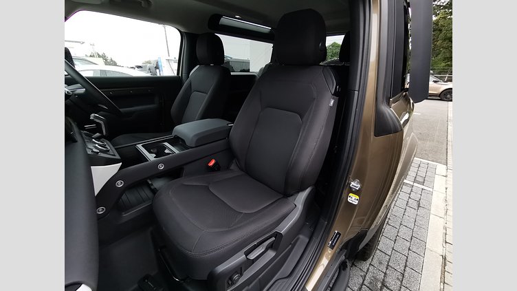 2022 認定中古車 Land Rover Defender 90 ゴンドワナストーン P300 AWD（AT） ベース
