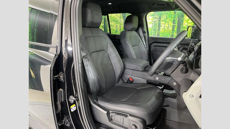 2022 認定中古車 Land Rover Defender 110 サントリーニブラック D300 AWD（AT） S