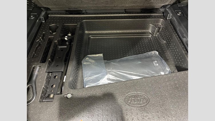 2022 認定中古車 Land Rover Defender 110 サントリーニブラック D300 AWD（AT） S