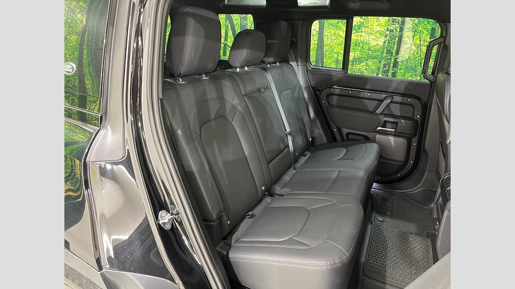 2022 認定中古車 Land Rover Defender 110 サントリーニブラック D300 AWD（AT） S