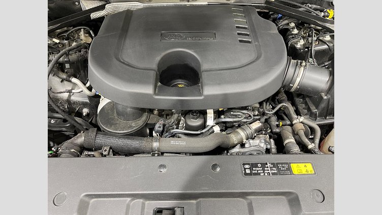 2022 認定中古車 Land Rover Defender 110 サントリーニブラック D300 AWD（AT） S