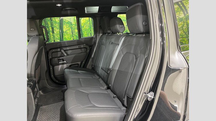 2022 認定中古車 Land Rover Defender 110 サントリーニブラック D300 AWD（AT） S