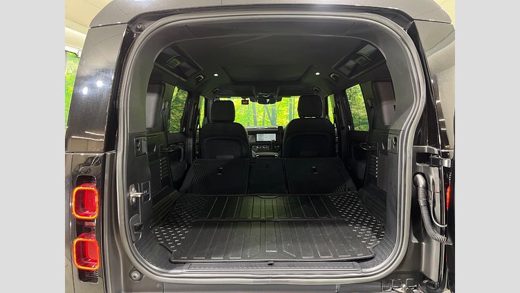 2022 認定中古車 Land Rover Defender 110 サントリーニブラック D300 AWD（AT） S