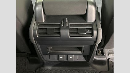 Defender 110 41