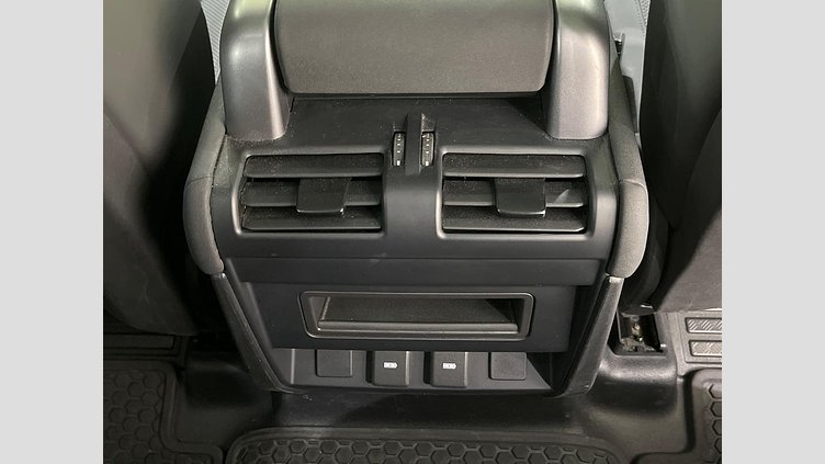 2022 認定中古車 Land Rover Defender 110 サントリーニブラック D300 AWD（AT） S