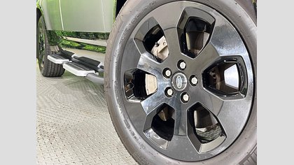 Defender 110 8