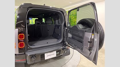 Defender 110 17