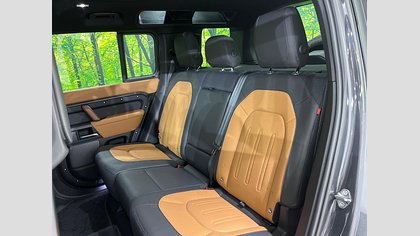 Defender 110 13