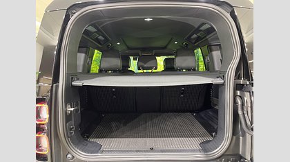 Defender 110 44