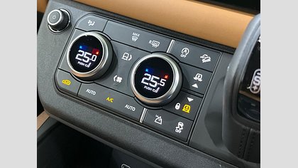 Defender 110 53