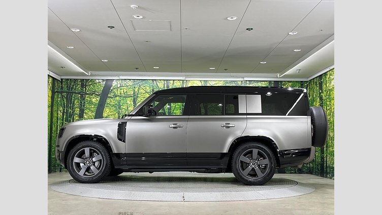 2024 認定中古車 Land Rover Defender 130 シリコンシルバー D350 ディーゼルマイルドハイブリッド X-Dynamic SE