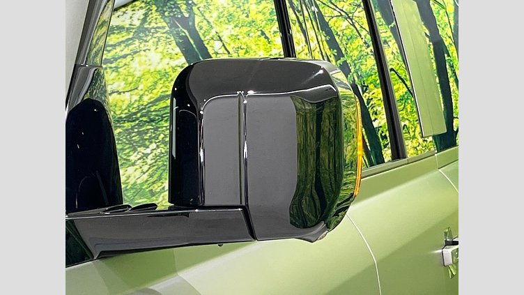 2024 認定中古車 Land Rover Defender 130 シリコンシルバー D350 ディーゼルマイルドハイブリッド X-Dynamic SE