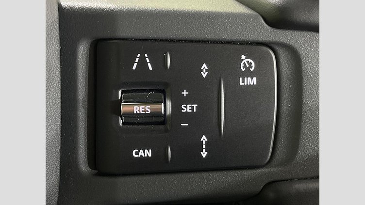 2024 認定中古車 Land Rover Defender 130 シリコンシルバー D350 ディーゼルマイルドハイブリッド X-Dynamic SE