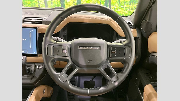 2024 認定中古車 Land Rover Defender 130 シリコンシルバー D350 ディーゼルマイルドハイブリッド X-Dynamic SE