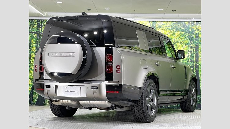 2024 認定中古車 Land Rover Defender 130 シリコンシルバー D350 ディーゼルマイルドハイブリッド X-Dynamic SE