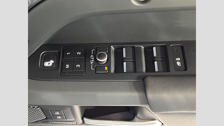 2022 認定中古車 Land Rover Defender 110 カルパチアングレイ D300 AWD（AT） X-DYNAMIC HSE