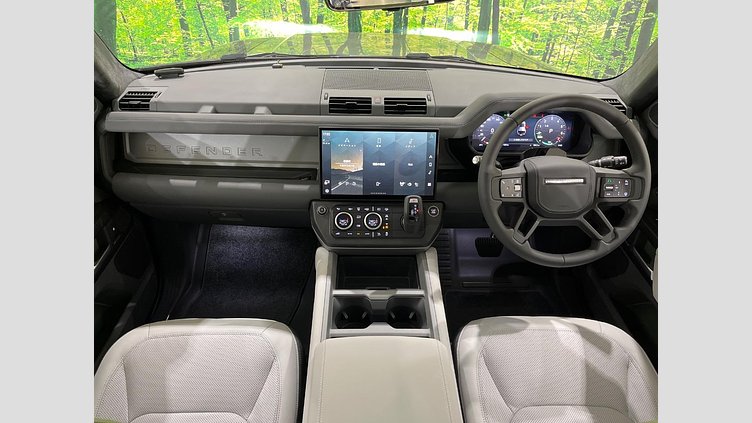 2025 認定中古車 Land Rover Defender 110 ウールストーングリーン P300e プラグインハイブリッド X-Dynamic HSE