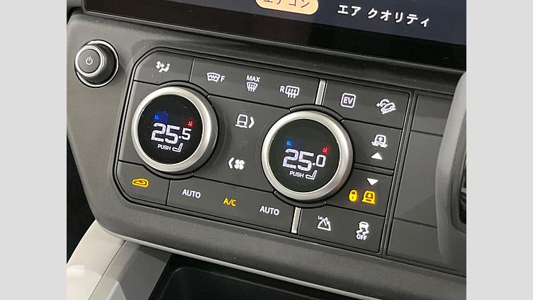 2025 認定中古車 Land Rover Defender 110 ウールストーングリーン P300e プラグインハイブリッド X-Dynamic HSE