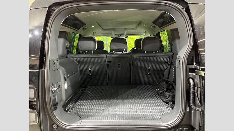 2025 認定中古車 Land Rover Defender 110 ウールストーングリーン P300e プラグインハイブリッド X-Dynamic HSE
