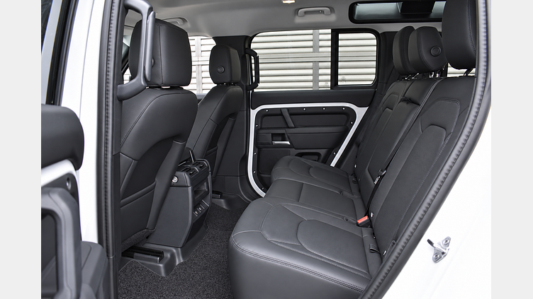 2024 認定中古車 Land Rover Defender 110 フジホワイト D350 ディーゼルマイルドハイブリッド S