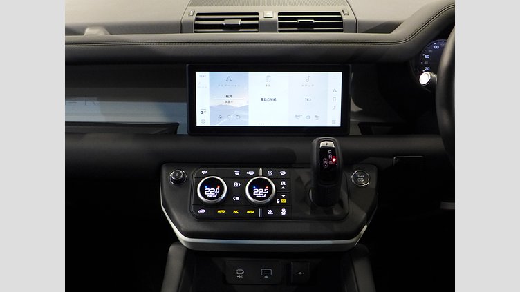 2024 認定中古車 Land Rover Defender 110 カルパチアングレイ P300 AWD（AT） SE