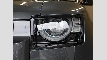 Defender 110 4