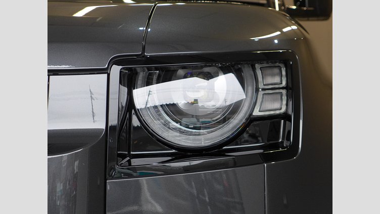 2024 認定中古車 Land Rover Defender 110 カルパチアングレイ P300 AWD（AT） SE
