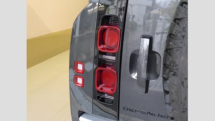 Defender 110 16
