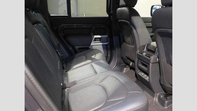 2024 認定中古車 Land Rover Defender 110 カルパチアングレイ P300 AWD（AT） SE