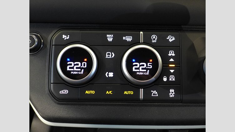 2024 認定中古車 Land Rover Defender 110 カルパチアングレイ P300 AWD（AT） SE