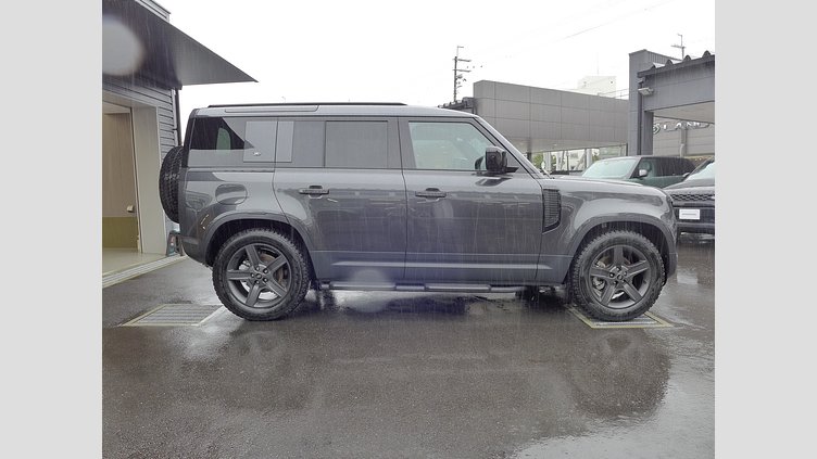 2024 認定中古車 Land Rover Defender 110 カルパチアングレイ P300 AWD（AT） SE