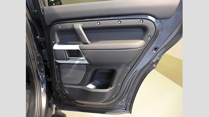 Defender 110 37