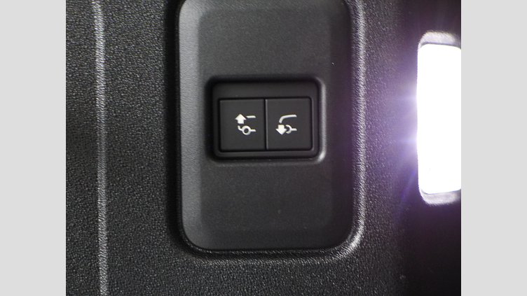 2024 認定中古車 Land Rover Defender 110 カルパチアングレイ P300 AWD（AT） SE