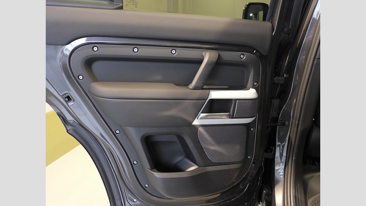 2024 認定中古車 Land Rover Defender 110 カルパチアングレイ P300 AWD（AT） SE